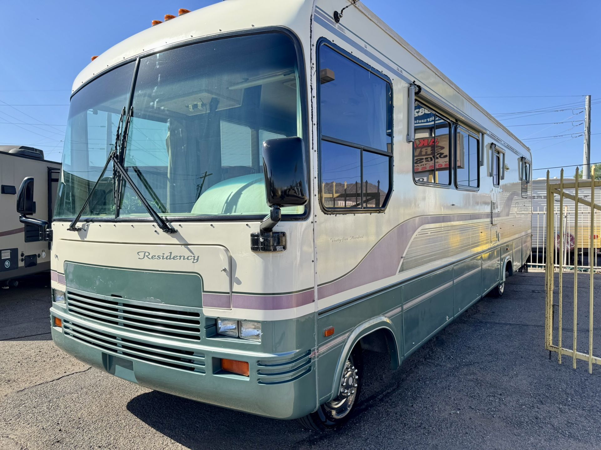 1995 Residency by Thor 35ft class A 71k original miles clean title