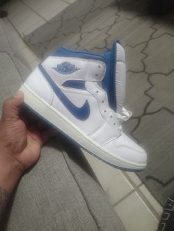 Jordan 1 Mid 