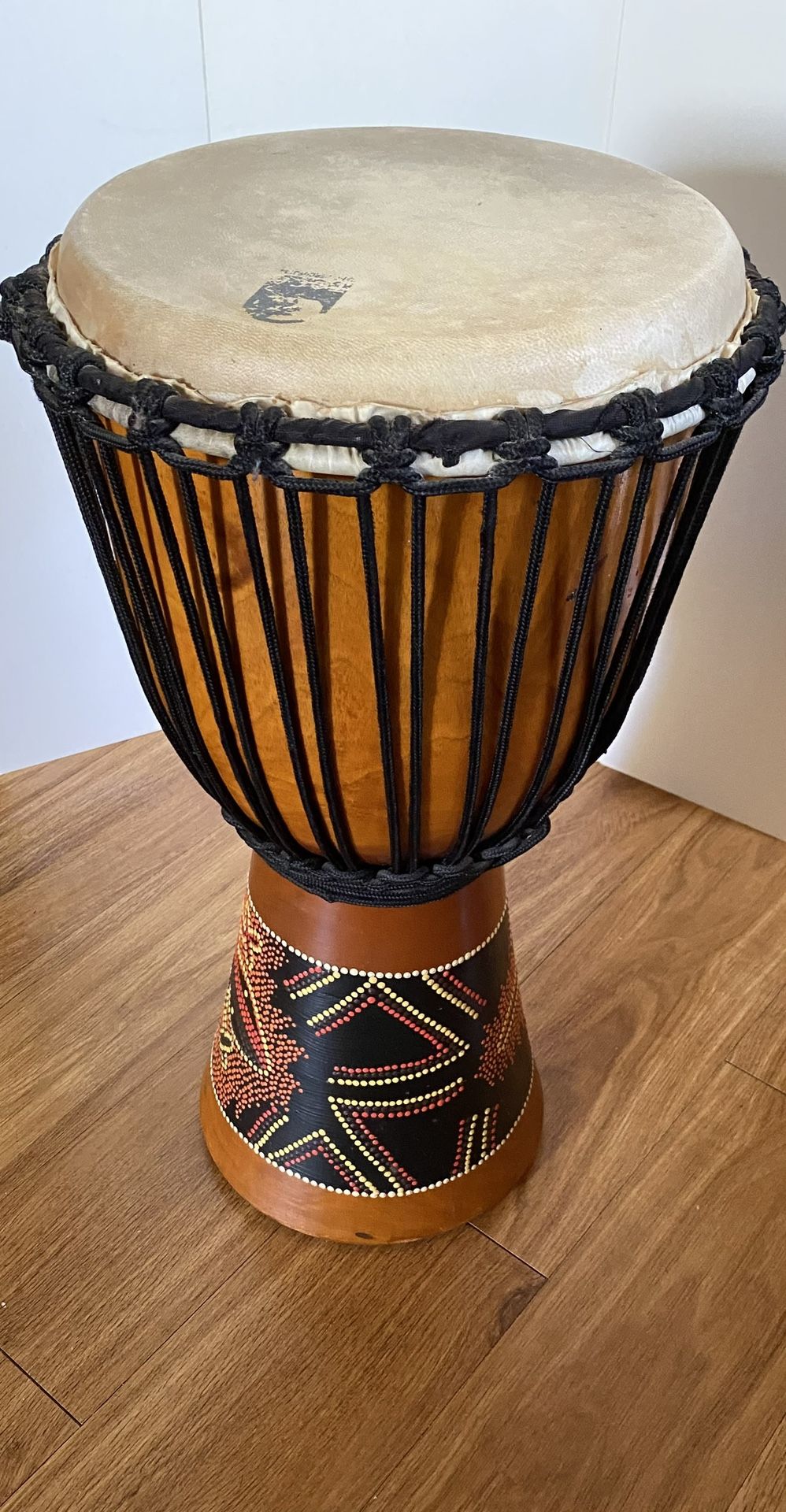 Toca Djembe Drum – 23” x 12.5” – Natural Goat Skin – Lizard Design