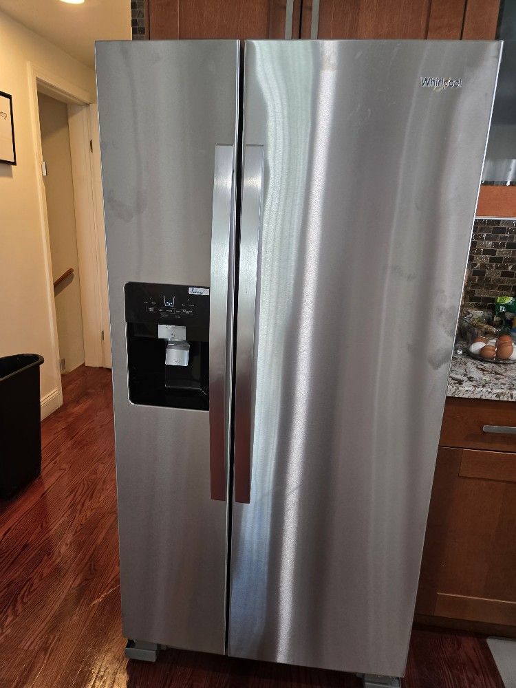 Brand NEW Whirlpool Fridge 100% New!