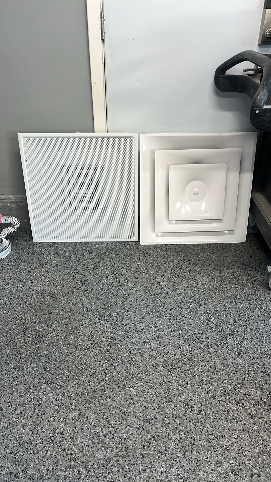 White 2x2 Diffusers And Returns (metal)