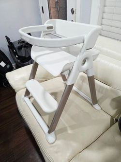 Boon Pivot Toddler Tower Step Stool - White