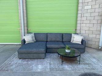 *Free Delivery* Bassett Sectional Couch Sofa