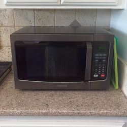 Toshiba Microwave 120V 1550W $50