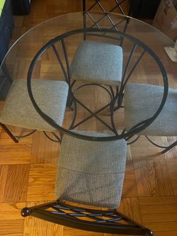Dinning room table for 4
