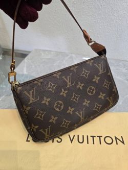 AUTHENTIC Louis Vuitton Pochette