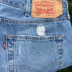 Men’s Levi’s 501 Distressed Jeans