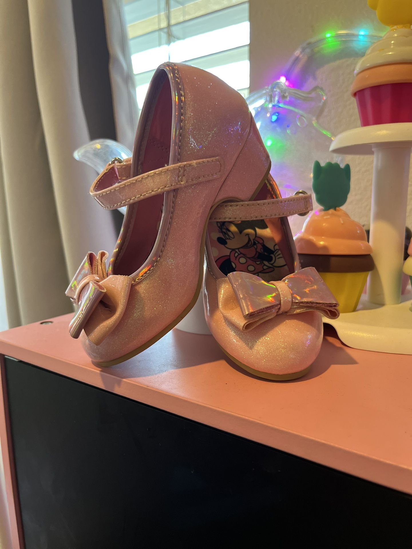Disney Minnie Pumps Size 7