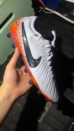 Soccer cleats