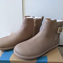 Xero Shoes Barefoot Women's Tari II Chelsea Barefoot Boots Size 8.5 (Fits Like A 9)