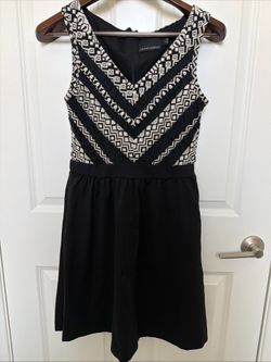 Cynthia Rowley V-Neck Sleeveless Tapestry-top Cocktail Dress (Black, Size S)