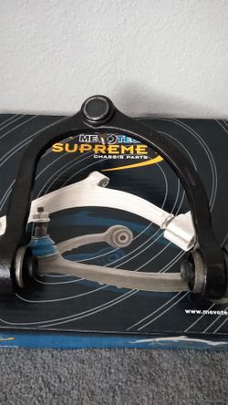 2005 Chrysler 300 and Dodge charger upper control arm