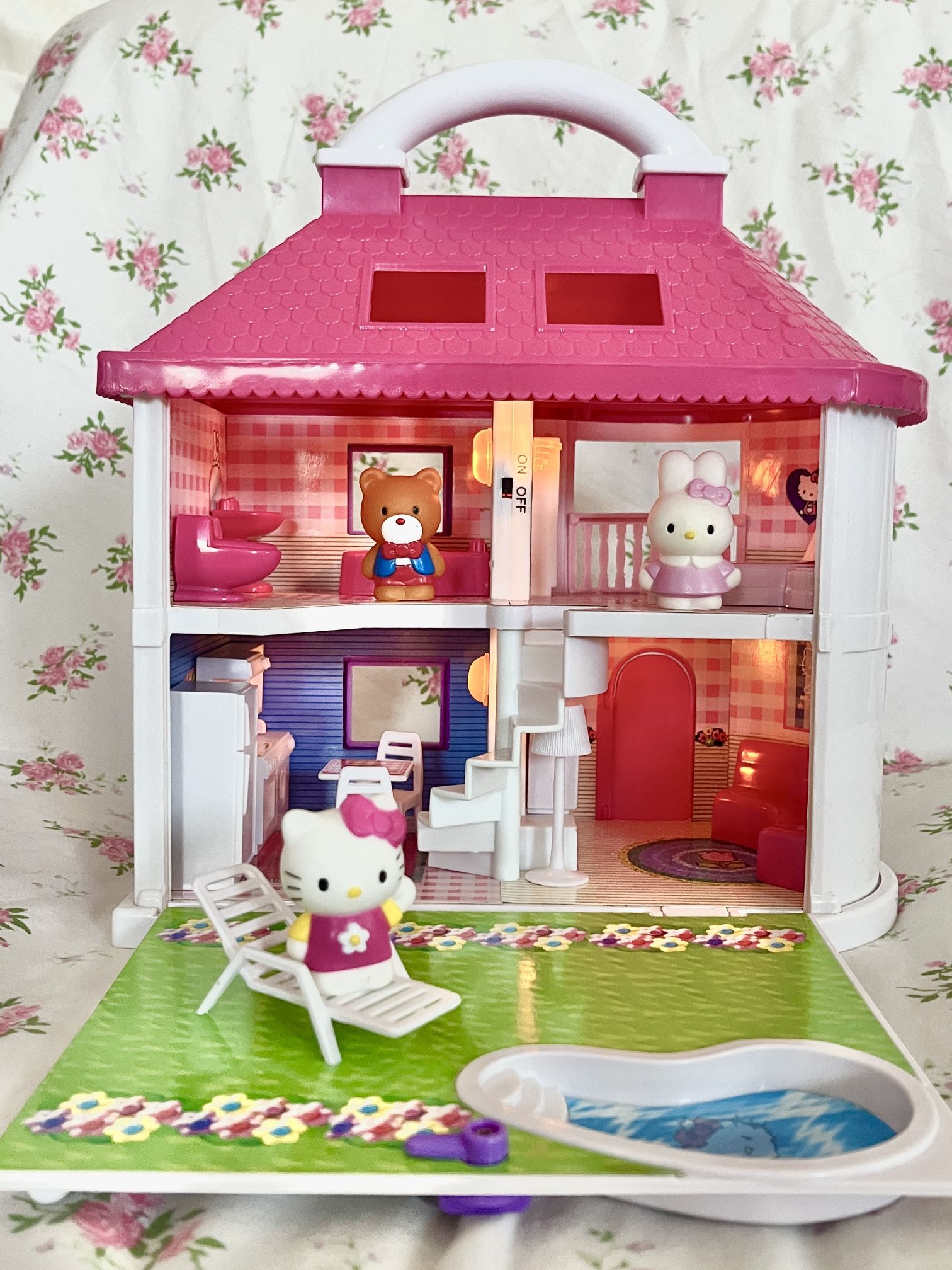 RARE 2000s SANRIO HELLO KITTY LIGHT UP DREAM HOUSE (COMPLETE SET) 🎀