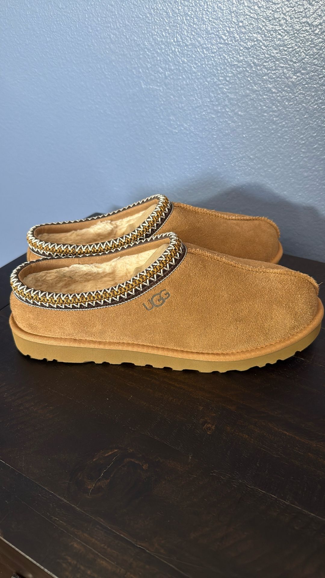 UGG Tasman