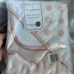 Hooded Towel And Washcloth Set (American Baby Brand)