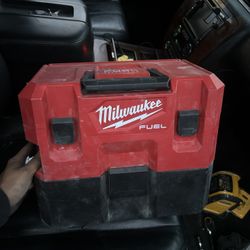 Milwaukee Vacuum 