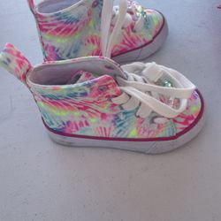 Girls Children’s Place Shoes Size 6