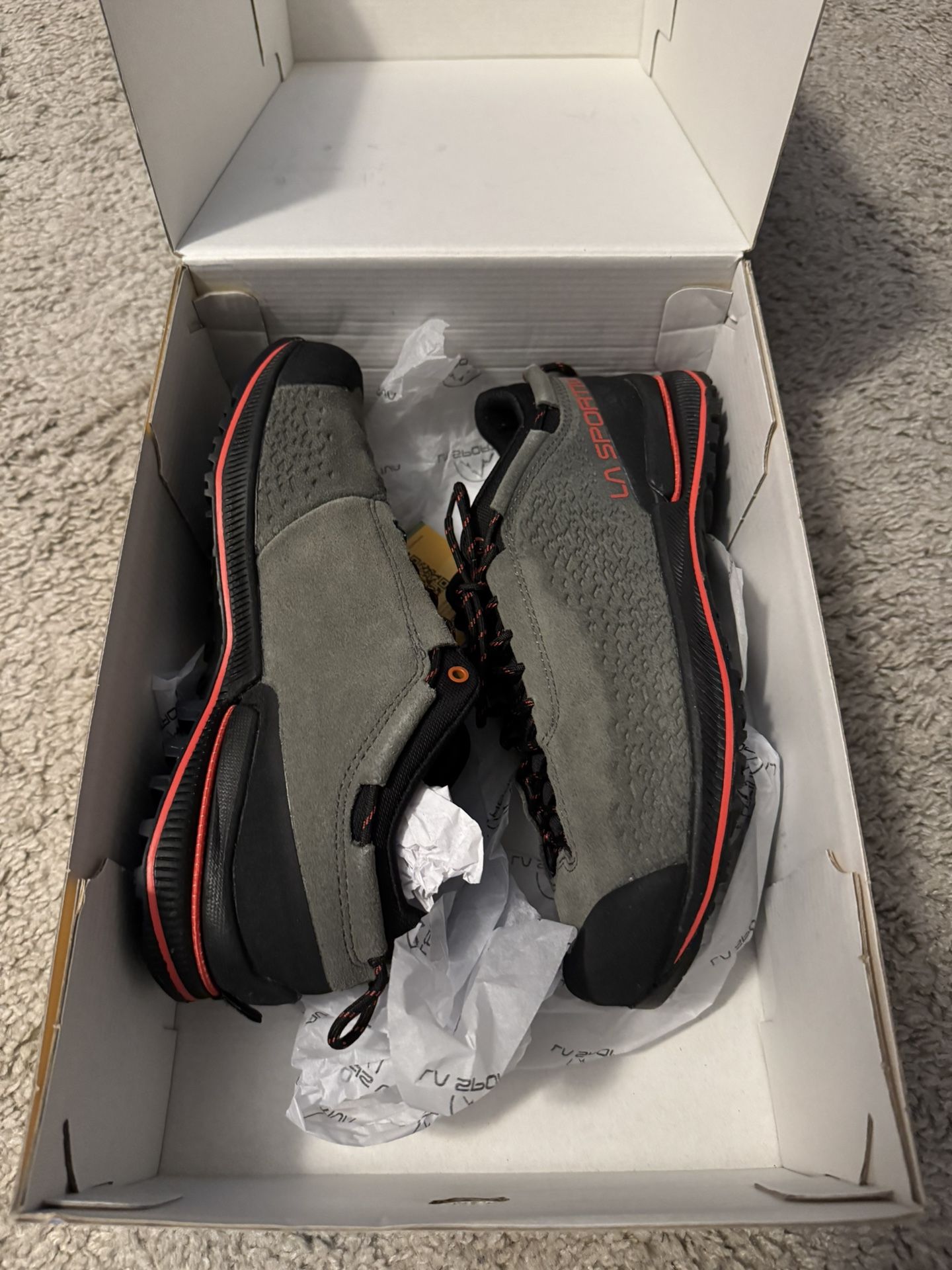 La Sportiva Approach Shoes (brand new)