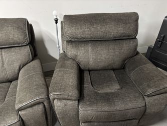Matching Recliner And Couch…like New $500 OBO