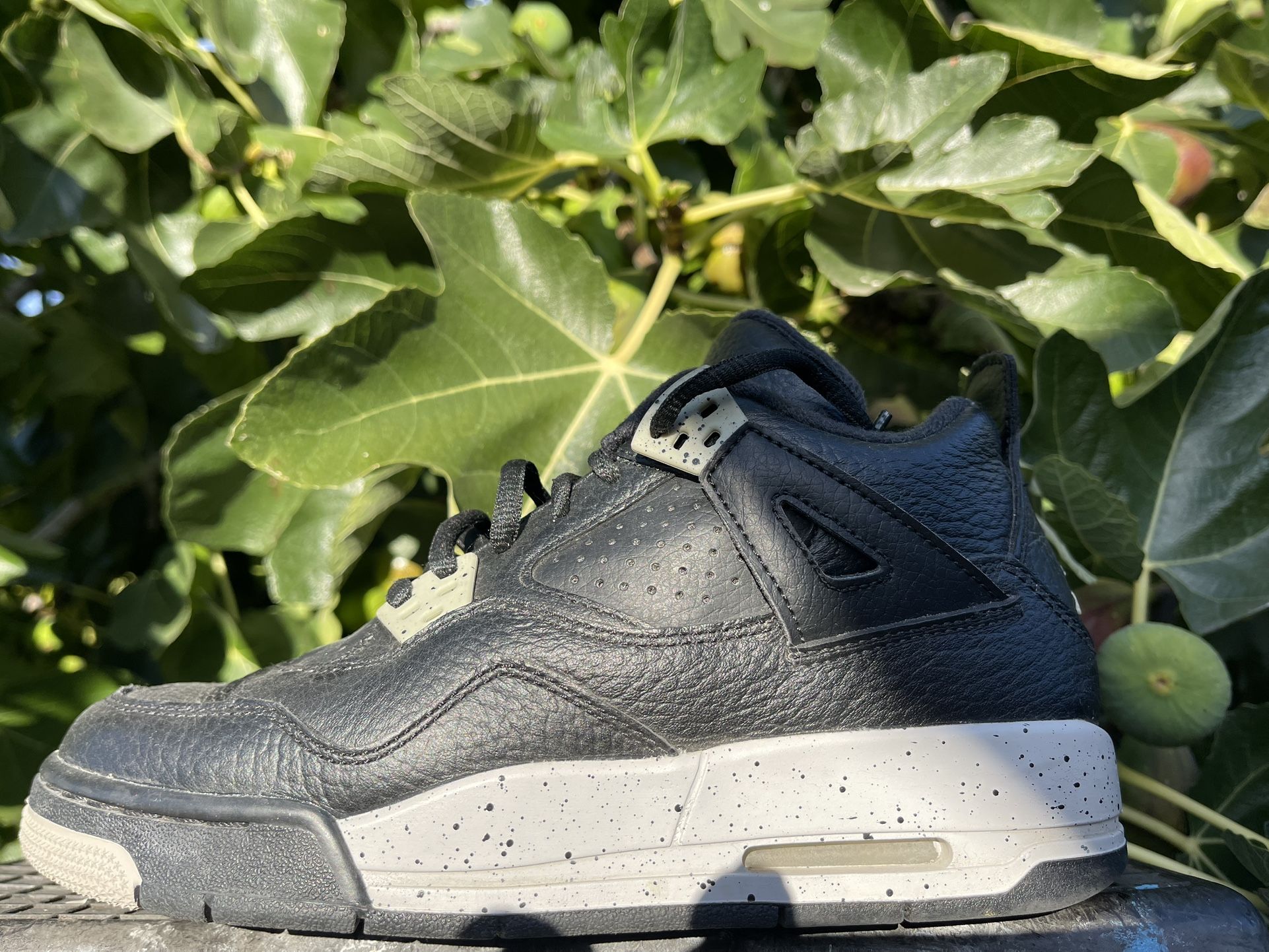 Retro Jordan 4 “ Oreo “ Size 3.5y Used