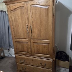 Cal King Oak Bedroom Set.