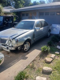 Mercedes E430