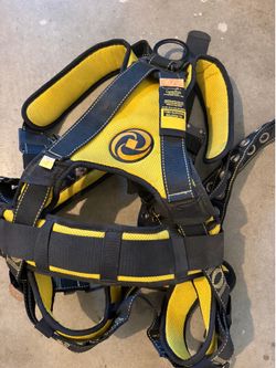 Guardian 21030 Cyclone Construction Harness with Waist Pad | Side D-Rings|OSHA & ANSI Compliant | Black/Yellow | M-L