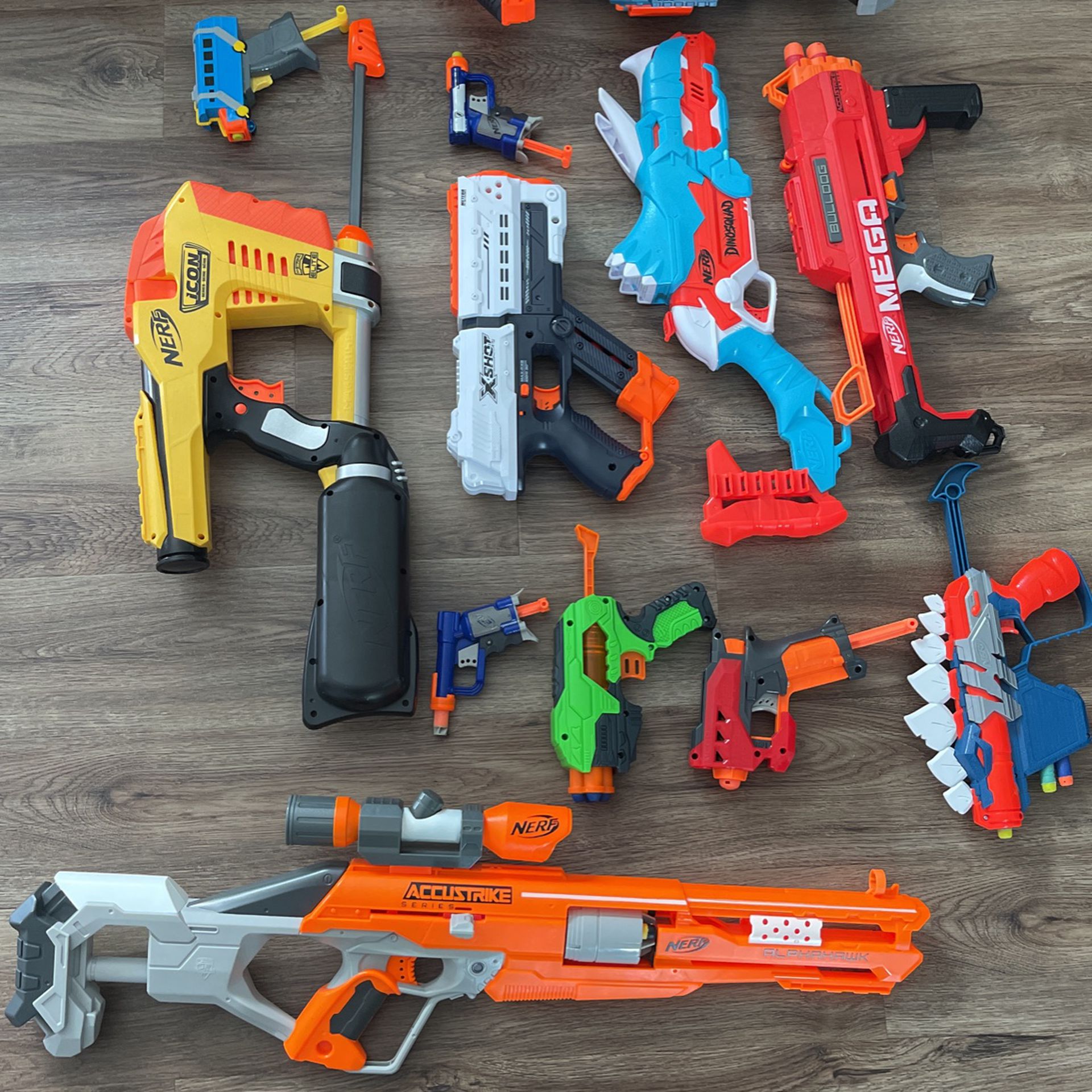 Assorted Nerf Guns 
