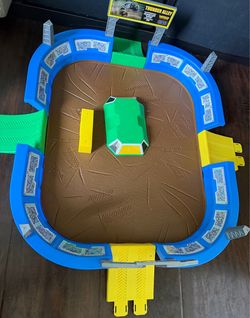 Monster jam Destruction Dirt Arena playset