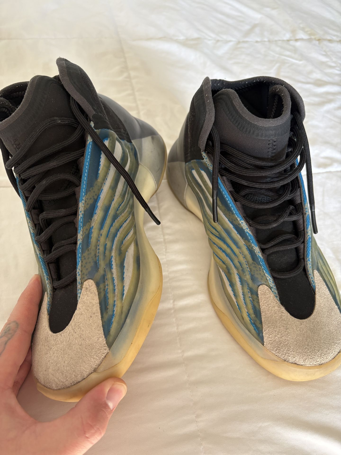 Adidas Yeezy 700 V3 ‘arzareth’ 9.5 $130