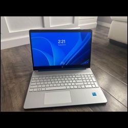 HP 15.6” Laptop (USED LIKE NEW)