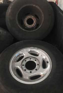 2002 dodge 2500 rims with hub caps