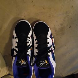 Low Top Jordans 