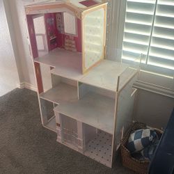 Rainbow High Doll House 