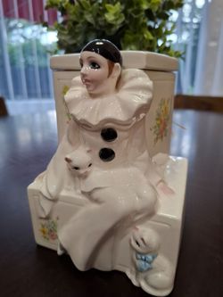 Vintage 1981 Pierrot Clown Figurine with Cats