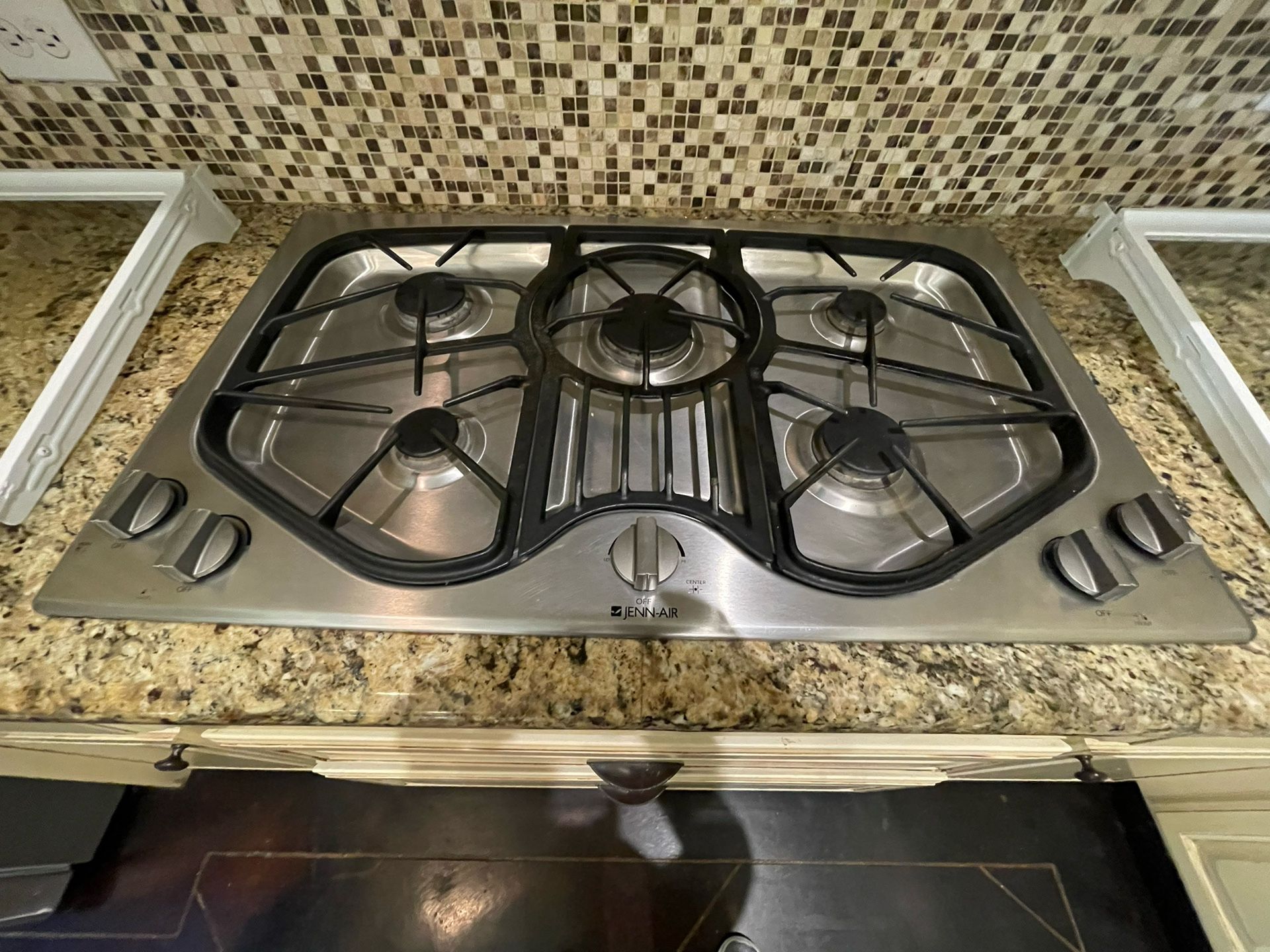 Jenn-Air 5-Burner Gas Cooktop 