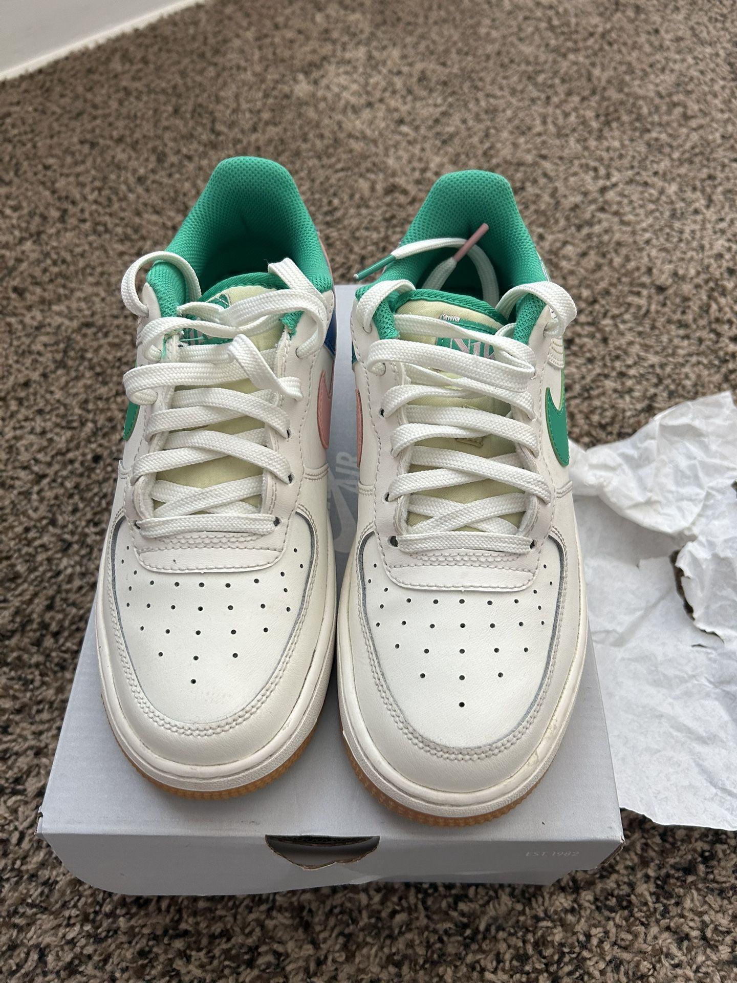 Nike Air Force 1 (Size 5.5y)
