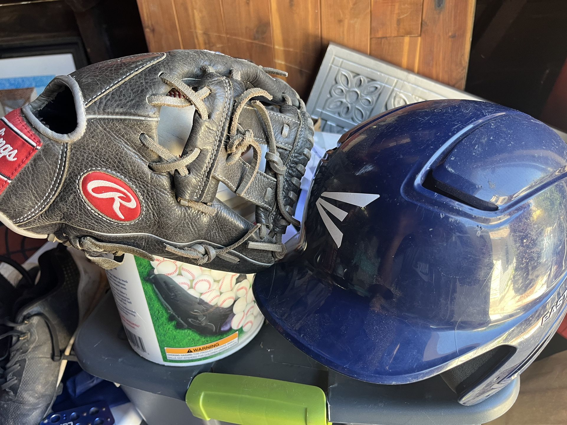 Rawlings glove + Easton Helmet