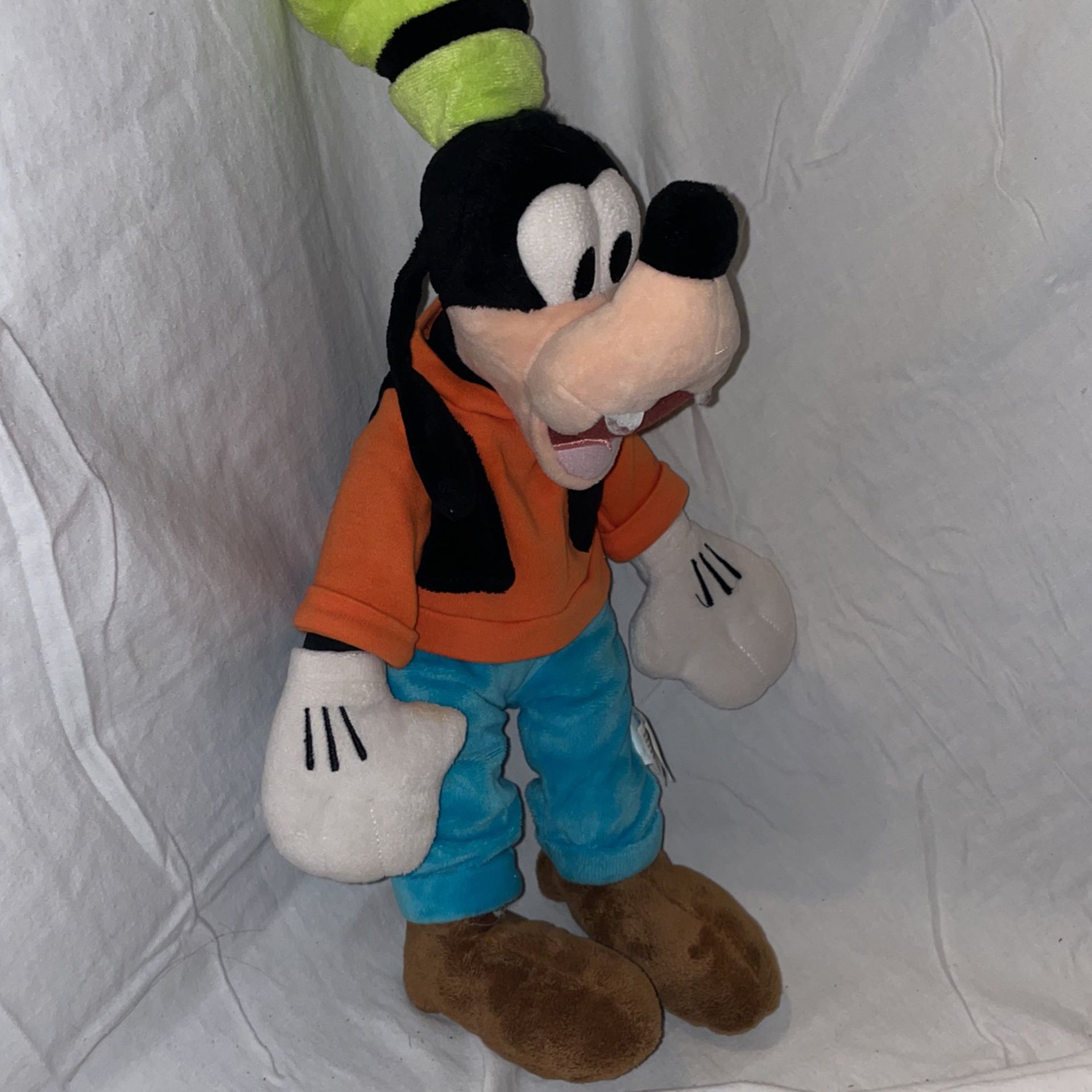 Goofy Plushy .. Mickey And Friends 