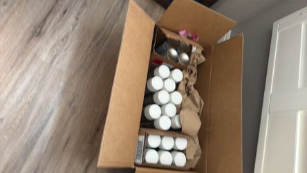 Parking lot striper machine with 20 cans of paint