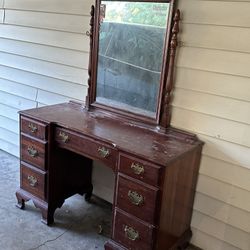 Vintage Vanity With Mirror 