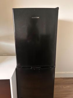 Two door mini fridge 7.1 cu.ft
