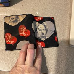 I love Lucy pale and wallet