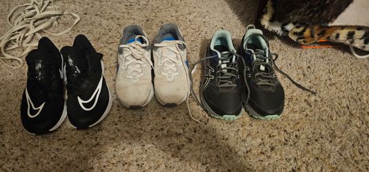 Womens Athletic shoes