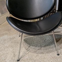 Vintage Orange Slice Lounge Chair (Black)