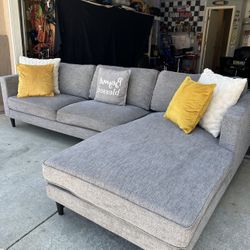 living spaces sectional couch !!