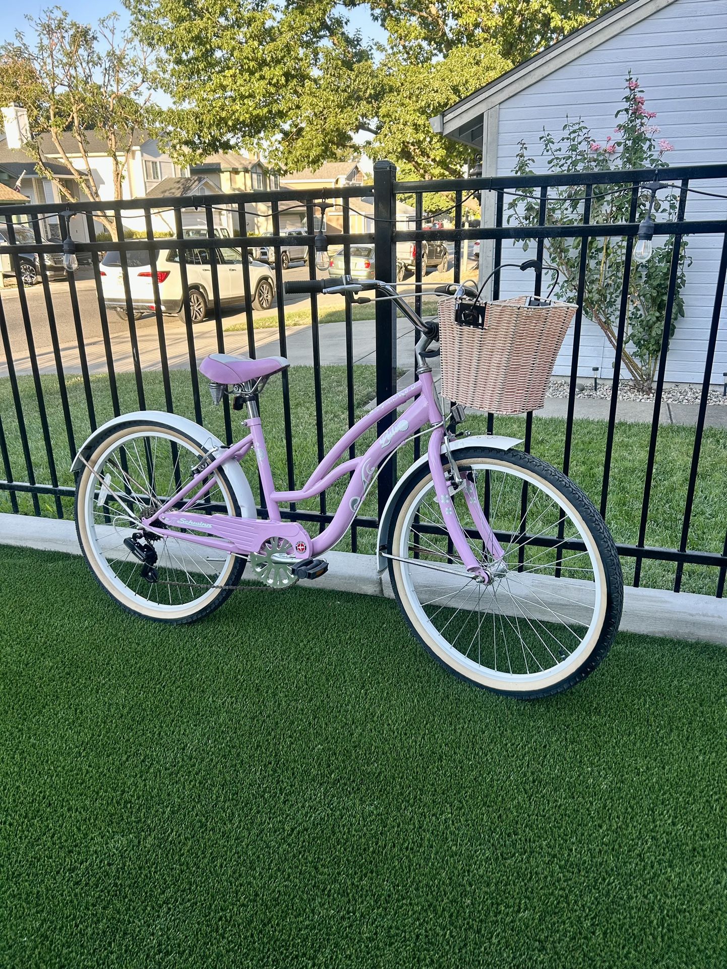 SCHWINN LULU 7 SPEED CRUISER BIKE 26” Wheels 