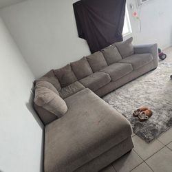 PPENDING PICK UP..Free Sectional 