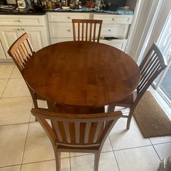breakfast table with 4 chairs 