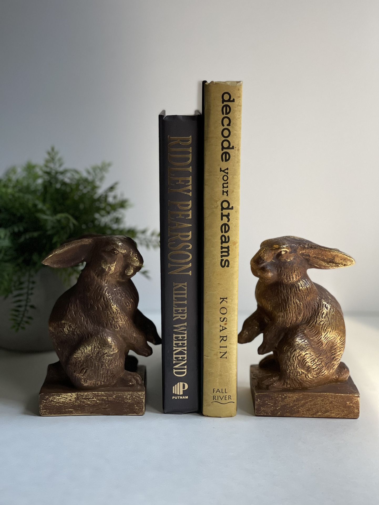 Vintage Bunnies Easter Display Decor / Bookends 